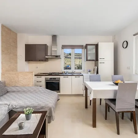 Diana Apartman